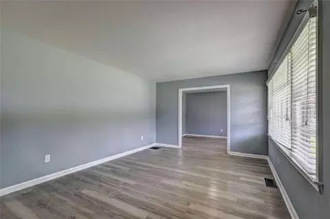 Living - 970 Oglethorpe Ave, Athens, GA 30606 photo 1 of 4