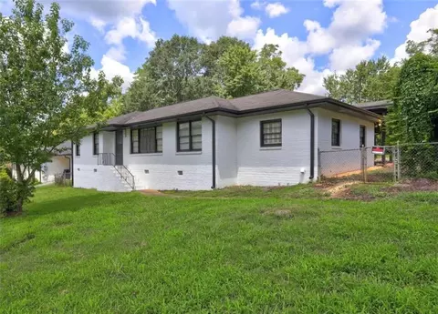 Exterior - 970 Oglethorpe Ave, Athens, GA 30606 photo 2 of 7