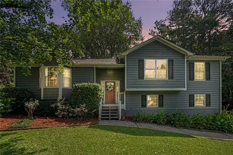 202 Johnstons Dr, Dallas, GA 30157