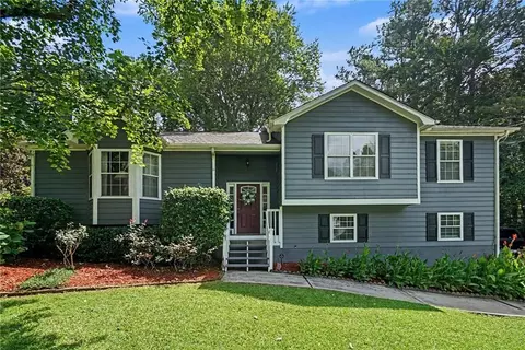 202 Johnstons Dr, Dallas, GA 30157