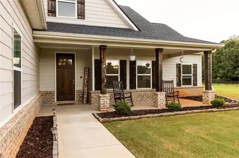 Exterior - 301 Savannah Dr, Mansfield, GA 30055 photo 2 of 8