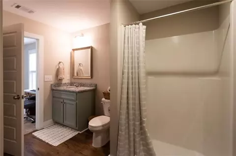 Bath - 301 Savannah Dr, Mansfield, GA 30055 photo 4 of 5