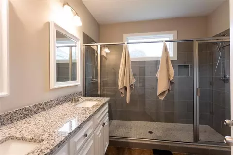Bath - 301 Savannah Dr, Mansfield, GA 30055 photo 2 of 5