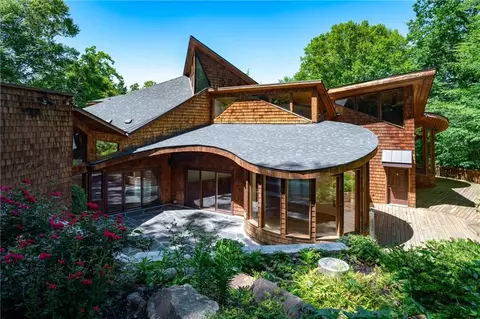 120 Laurel Dr NE, Atlanta, GA 30342