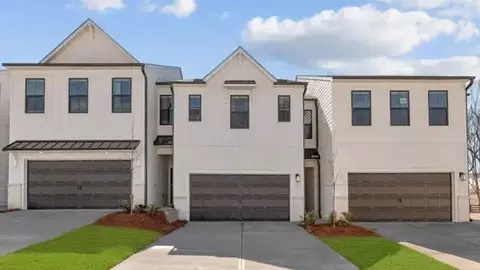 7457 Clover Ln #135, Flowery Branch, GA 30542