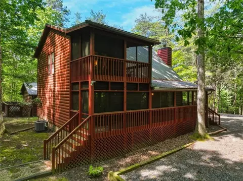 105 Blackberry Falls Ct, Ellijay, GA 30536
