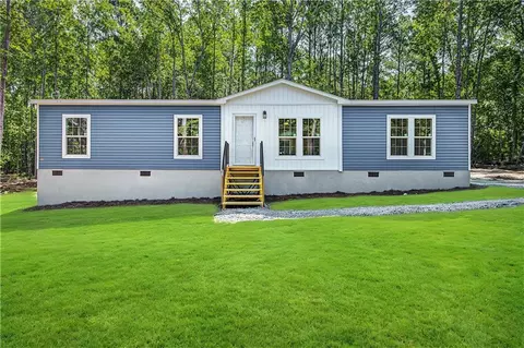 140 B Lakeshore Dr, Eatonton, GA 31024