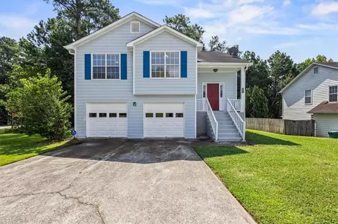 5604 Rockingwood Ln, Atlanta, GA 30349