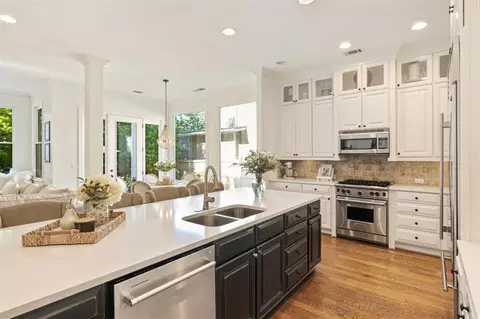 Kitchen - 12729 Lecoma Trce, Milton, GA 30004 photo 5 of 9