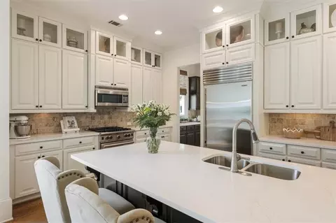 Kitchen - 12729 Lecoma Trce, Milton, GA 30004 photo 7 of 9