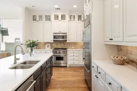 Kitchen - 12729 Lecoma Trce, Milton, GA 30004 photo 4 of 9