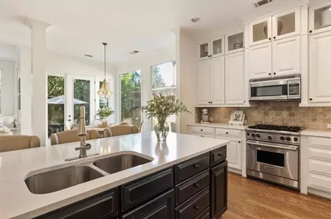 Kitchen - 12729 Lecoma Trce, Milton, GA 30004 photo 6 of 9