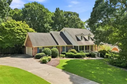 2170 Lullwater Ct, Lawrenceville, GA 30043