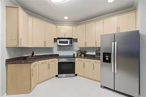 Kitchen - 4085 Howell Ferry Rd, Duluth, GA 30096 photo 2 of 5