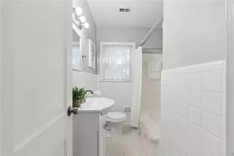 Bath - 448 E Pharr Rd, Decatur, GA 30030 photo 5 of 5