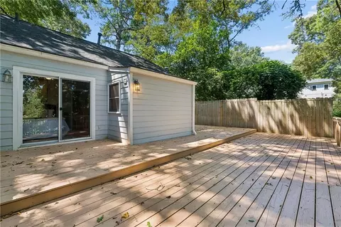 Exterior - 448 E Pharr Rd, Decatur, GA 30030 photo 5 of 15