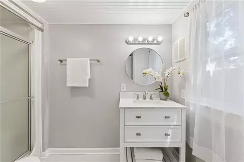Bath - 448 E Pharr Rd, Decatur, GA 30030 photo 1 of 5