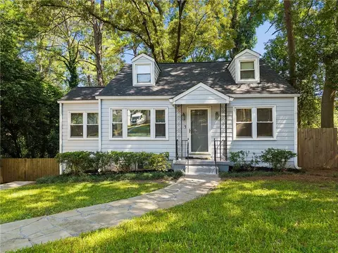 Exterior - 448 E Pharr Rd, Decatur, GA 30030 photo 13 of 15