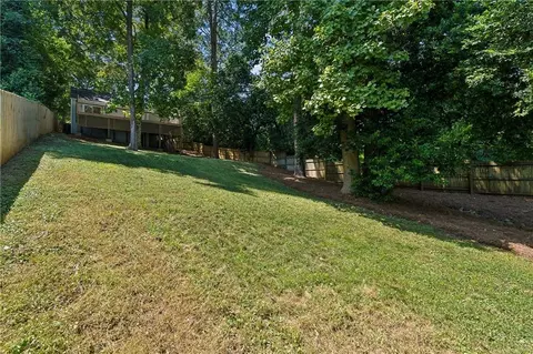 Exterior - 448 E Pharr Rd, Decatur, GA 30030 photo 8 of 15