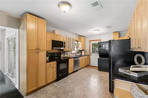 Kitchen - 448 E Pharr Rd, Decatur, GA 30030 photo 1 of 5