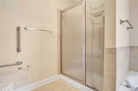Bath - 10115 Malcolm Ct, Covington, GA 30014 photo 4 of 6