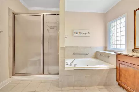 Bath - 10115 Malcolm Ct, Covington, GA 30014 photo 2 of 6