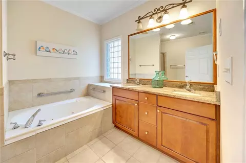 Bath - 10115 Malcolm Ct, Covington, GA 30014 photo 1 of 6