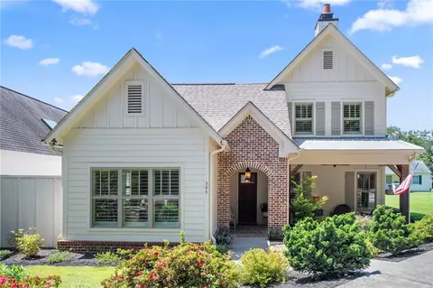 304 Woodstock Seven Dr, Woodstock, GA 30188