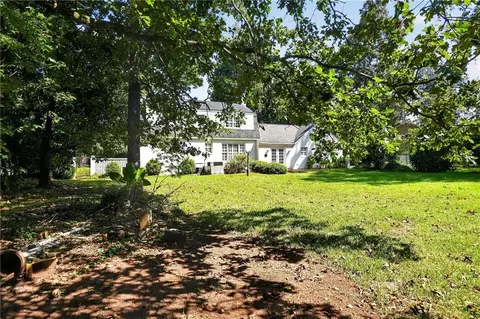 Exterior - 2210 E Doublegate Dr, Albany, GA 31721 photo 6 of 7