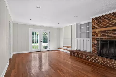 Living - 2210 E Doublegate Dr, Albany, GA 31721 photo 6 of 6