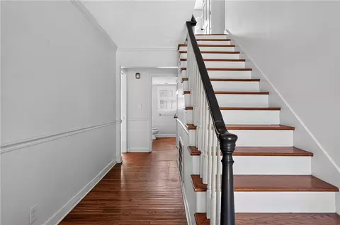 Entry Way - 2210 E Doublegate Dr, Albany, GA 31721 photo 2 of 5