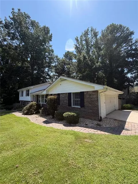 Exterior - 6892 Maddox Rd, Morrow, GA 30260 photo 1 of 2