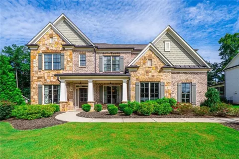 2440 Sunflower Dr, Hoschton, GA 30548
