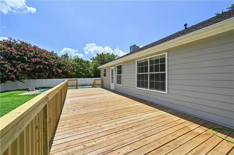 Exterior - 103 River Meadow Dr, Calhoun, GA 30701 photo 3 of 8
