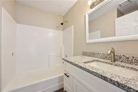 Bath - 103 River Meadow Dr, Calhoun, GA 30701 photo 1 of 2