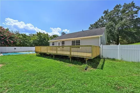 Exterior - 103 River Meadow Dr, Calhoun, GA 30701 photo 7 of 8