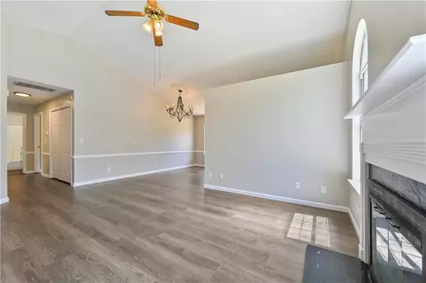 Living - 103 River Meadow Dr, Calhoun, GA 30701 photo 5 of 5