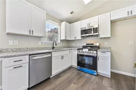 Kitchen - 103 River Meadow Dr, Calhoun, GA 30701 photo 2 of 3