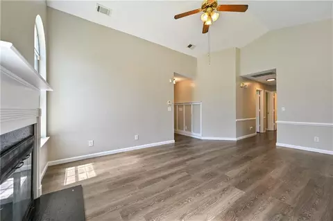 Living - 103 River Meadow Dr, Calhoun, GA 30701 photo 4 of 5