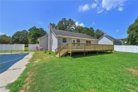 Exterior - 103 River Meadow Dr, Calhoun, GA 30701 photo 5 of 8