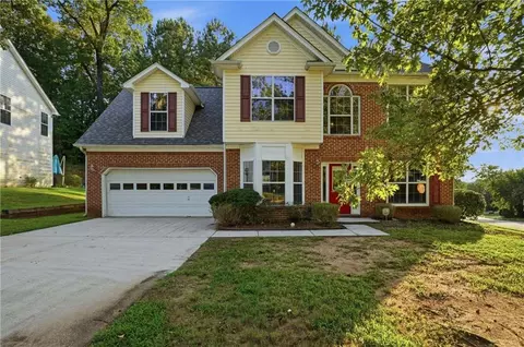 2470 Miller Oaks Cir, Decatur, GA 30035