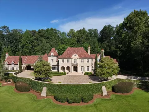 5375 Long Island Dr, Atlanta, GA 30327
