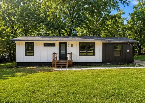1101 Isa Dr SE, Atlanta, GA 30315