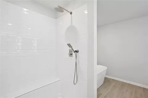 Bath - 11516 Kimberly Way #28, Hampton, GA 30228 photo 2 of 6