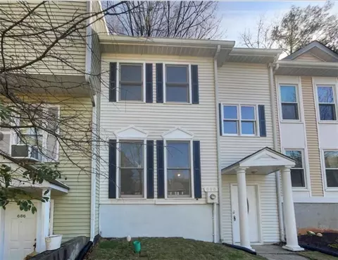 688 Stratford Grn, Avondale Estates, GA 30002