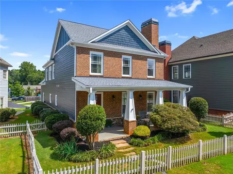 3098 Nichols St SE, Smyrna, GA 30080