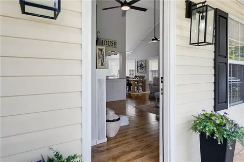 Entry Way - 15 Davis Rd, Jefferson, GA 30549 photo 1 of 3