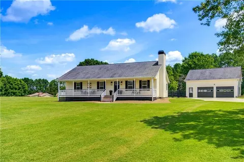 Exterior - 15 Davis Rd, Jefferson, GA 30549 photo 3 of 16
