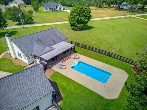 Exterior - 15 Davis Rd, Jefferson, GA 30549 photo 16 of 16