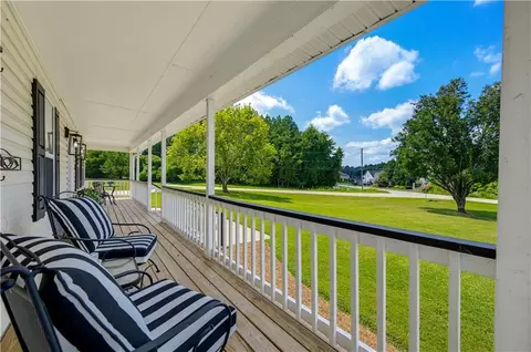 Exterior - 15 Davis Rd, Jefferson, GA 30549 photo 6 of 16